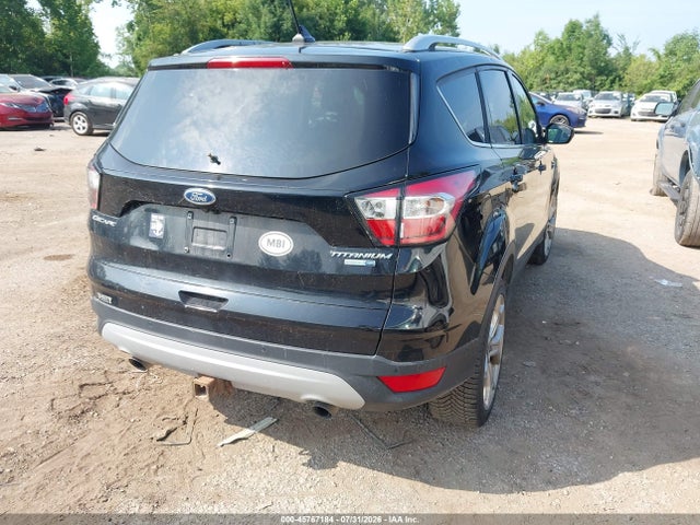 45767184 :رقم المزاد ، 1FMCU9J90JUA21603 vin ، 2018 Ford Escape Titanium مزاد بيع