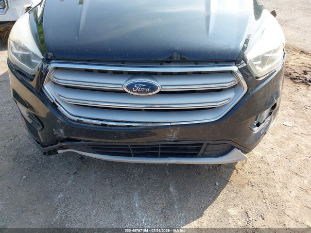 45767184 :رقم المزاد ، 1FMCU9J90JUA21603 vin ، 2018 Ford Escape Titanium مزاد بيع