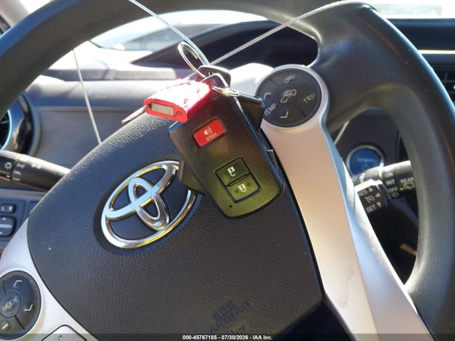 Toyota Prius C Three 2016 JTDKDTB33G1588969 Image 11
