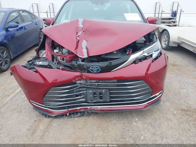 Продажа на аукционе авто 2021 Toyota Sienna Platinum, vin: 5TDESKFC6MS022973, номер лота: 45767211