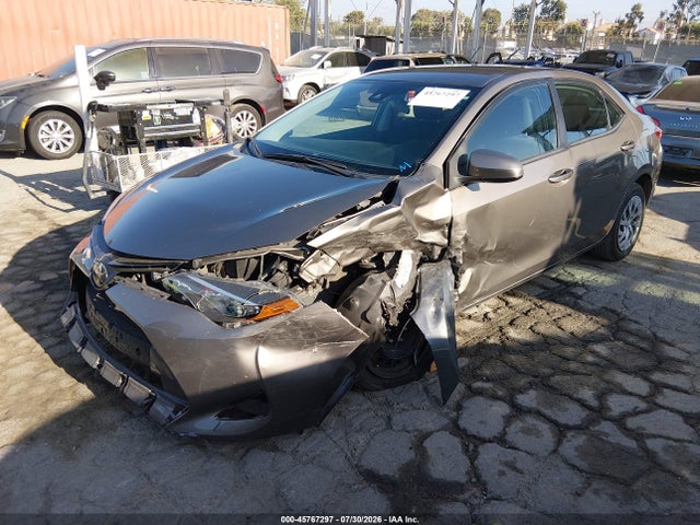 2T1BURHE6JC077982 Toyota COROLLA LE