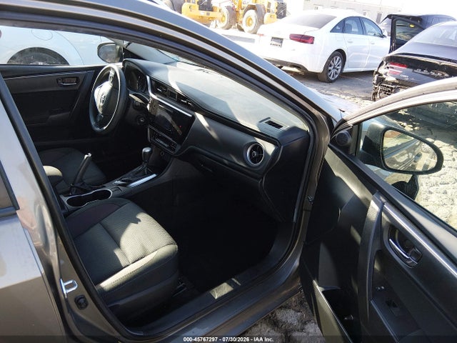 2T1BURHE6JC077982 Toyota COROLLA LE