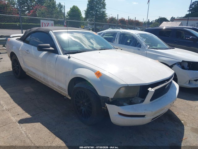 Auction sale of the 2005 Ford Mustang, vin: 1ZVFT84N355258610, lot number: 45767361