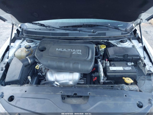2015 Chrysler 200 Limited მანქანა იყიდება აუქციონზე, vin: 1C3CCCAB8FN587442, აუქციონის ნომერი: 45767438