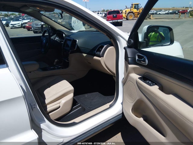1C4RJEAGXKC788851 Jeep Grand Cherokee Laredo E 4x2