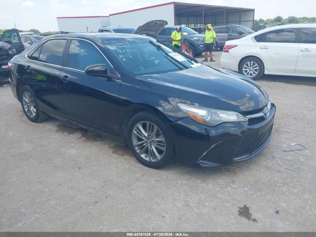 45767539 :رقم المزاد ، 4T1BF1FK0HU400176 vin ، 2017 Toyota Camry Se مزاد بيع