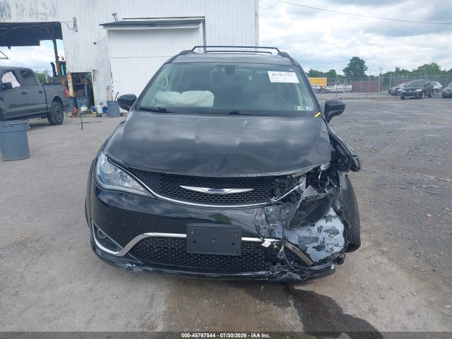 45767544 :رقم المزاد ، 2C4RC1BG6HR721908 vin ، 2017 Chrysler Pacifica Touring-l مزاد بيع