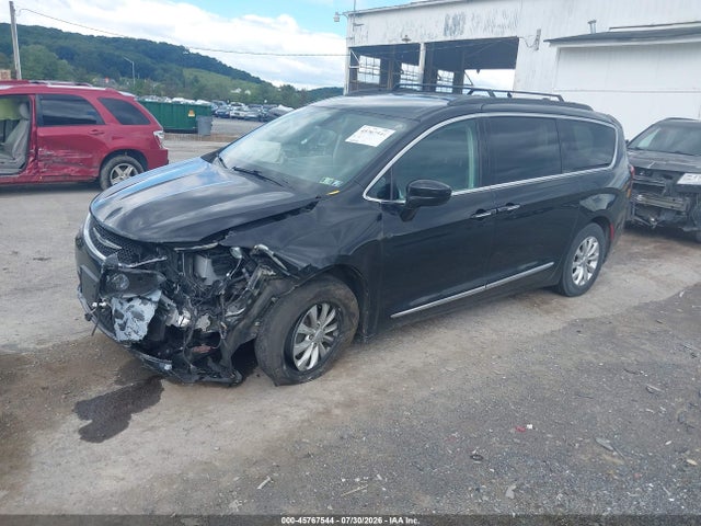 45767544 :رقم المزاد ، 2C4RC1BG6HR721908 vin ، 2017 Chrysler Pacifica Touring-l مزاد بيع