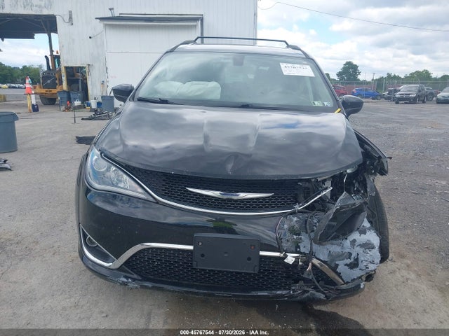 45767544 :رقم المزاد ، 2C4RC1BG6HR721908 vin ، 2017 Chrysler Pacifica Touring-l مزاد بيع