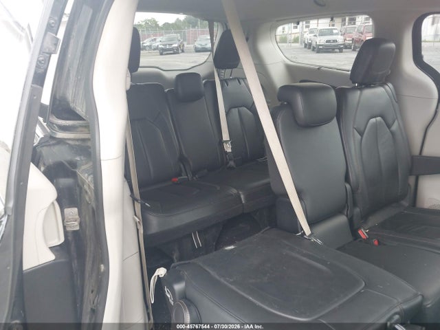 45767544 :رقم المزاد ، 2C4RC1BG6HR721908 vin ، 2017 Chrysler Pacifica Touring-l مزاد بيع