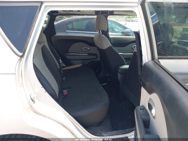 KNDJN2A27K7674805 KIA Soul