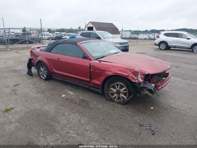 45767630 :رقم المزاد ، 1ZVHT84N055256872 vin ، 2005 Ford Mustang مزاد بيع
