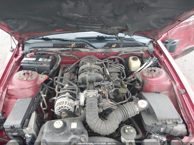 45767630 :رقم المزاد ، 1ZVHT84N055256872 vin ، 2005 Ford Mustang مزاد بيع