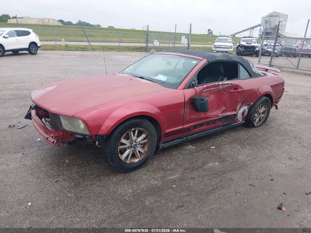 45767630 :رقم المزاد ، 1ZVHT84N055256872 vin ، 2005 Ford Mustang مزاد بيع