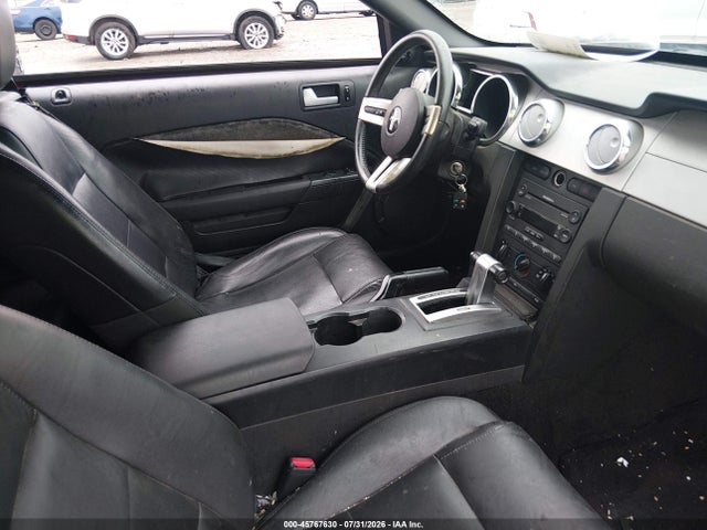45767630 :رقم المزاد ، 1ZVHT84N055256872 vin ، 2005 Ford Mustang مزاد بيع