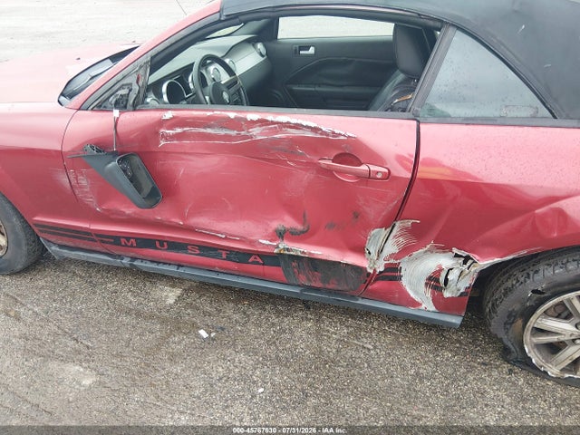 45767630 :رقم المزاد ، 1ZVHT84N055256872 vin ، 2005 Ford Mustang مزاد بيع