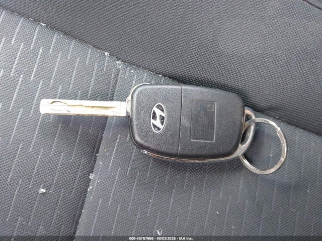 KM8J2CA42LU144031 Hyundai TUCSON SE