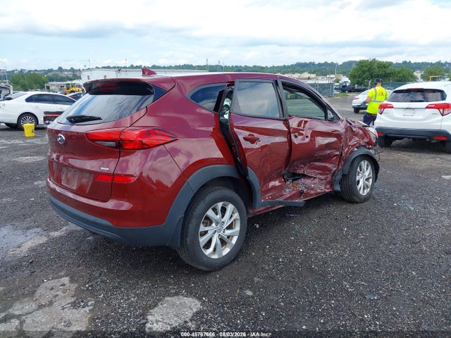 KM8J2CA42LU144031 Hyundai TUCSON SE