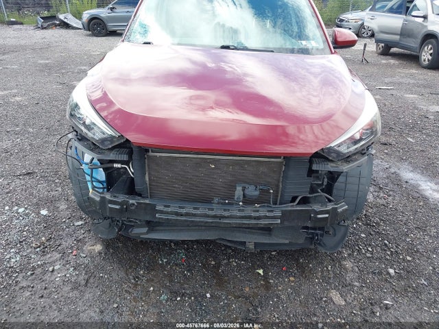 KM8J2CA42LU144031 Hyundai TUCSON SE