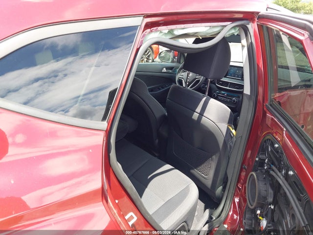 KM8J2CA42LU144031 Hyundai TUCSON SE