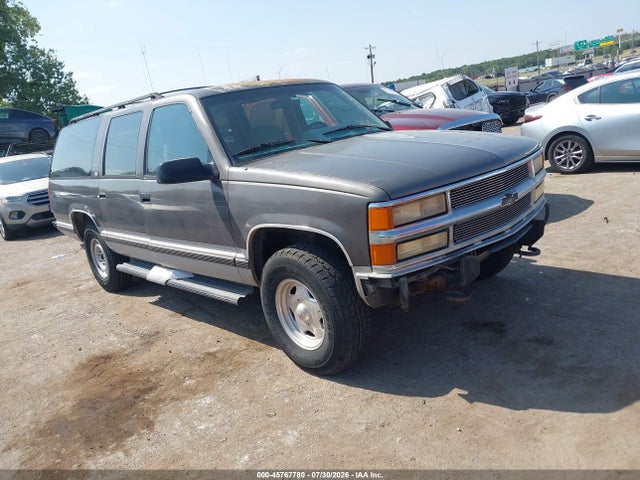 1993 Chevrolet Suburban K1500 მანქანა იყიდება აუქციონზე, vin: 1GNFK16K7PJ403987, აუქციონის ნომერი: 45767780