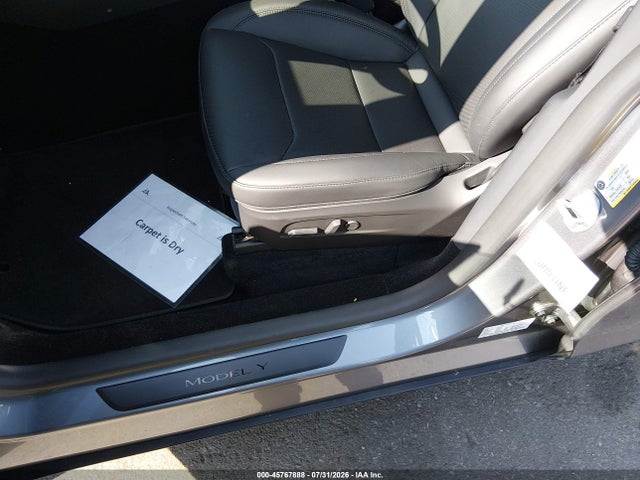 7SAYGDED7TA437713 Tesla Model Y Premium Rear-wheel Drive/rear-wheel Drive