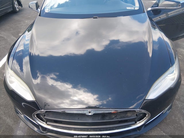 45768007 :رقم المزاد ، 5YJSA1CP8DFP06533 vin ، 2013 Tesla Model S Performance مزاد بيع