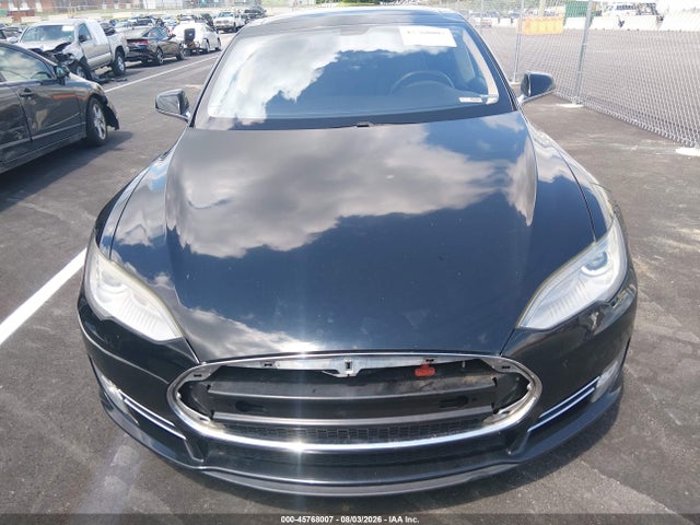 45768007 :رقم المزاد ، 5YJSA1CP8DFP06533 vin ، 2013 Tesla Model S Performance مزاد بيع