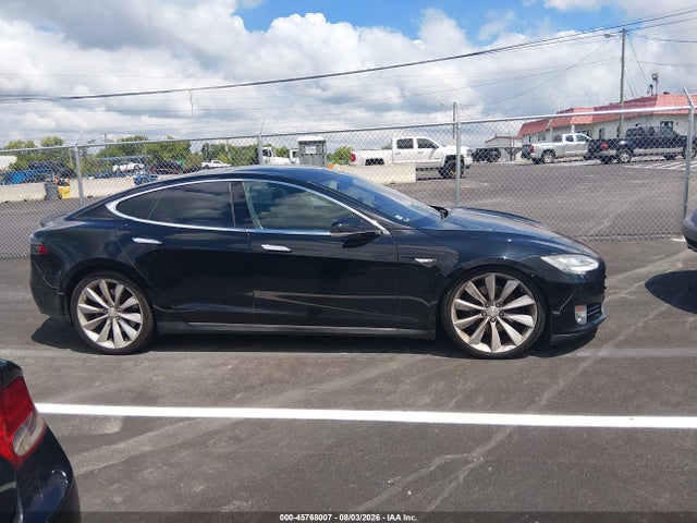 45768007 :رقم المزاد ، 5YJSA1CP8DFP06533 vin ، 2013 Tesla Model S Performance مزاد بيع