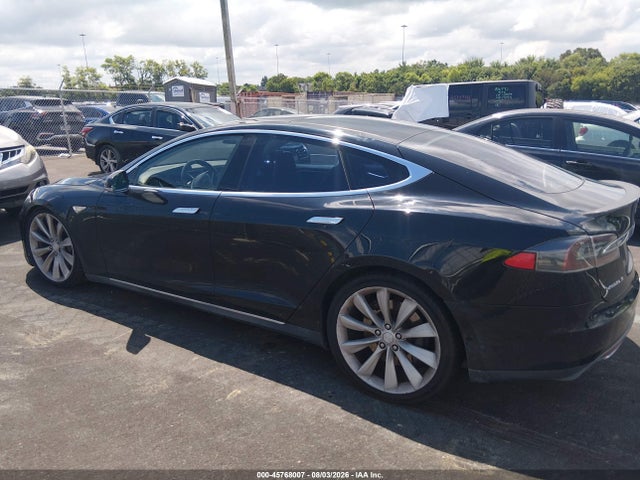 45768007 :رقم المزاد ، 5YJSA1CP8DFP06533 vin ، 2013 Tesla Model S Performance مزاد بيع