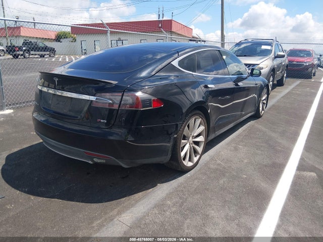 45768007 :رقم المزاد ، 5YJSA1CP8DFP06533 vin ، 2013 Tesla Model S Performance مزاد بيع