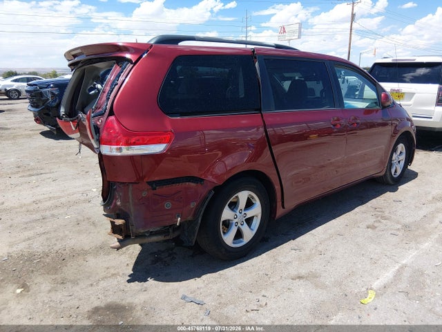 2014 Toyota Sienna Le V6 8 Passenger მანქანა იყიდება აუქციონზე, vin: 5TDKK3DC2ES440704, აუქციონის ნომერი: 45768119