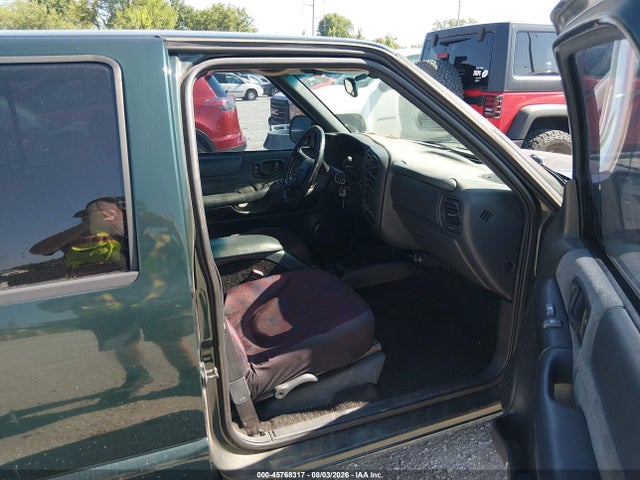 45768317 :رقم المزاد ، 1GTDT13W52K200880 vin ، 2002 Gmc Sonoma Sls مزاد بيع
