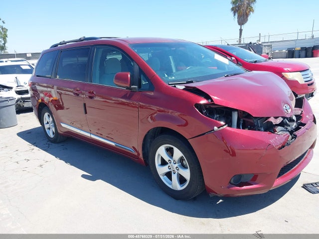 Toyota Sienna Le 8 Passenger 2017 5TDKZ3DC9HS817481 главное изображение