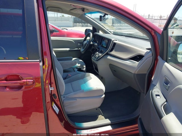 Toyota Sienna Le 8 Passenger 2017 5TDKZ3DC9HS817481 Image 5