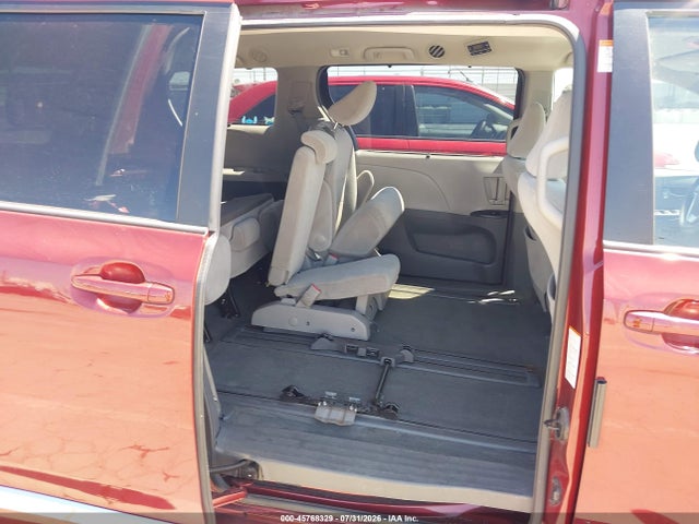 Toyota Sienna Le 8 Passenger 2017 5TDKZ3DC9HS817481 Image 8