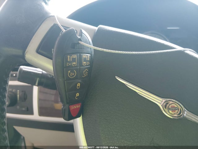 2010 Chrysler Town & Country Touring Plus მანქანა იყიდება აუქციონზე, vin: 2A4RR8D16AR494834, აუქციონის ნომერი: 45768377