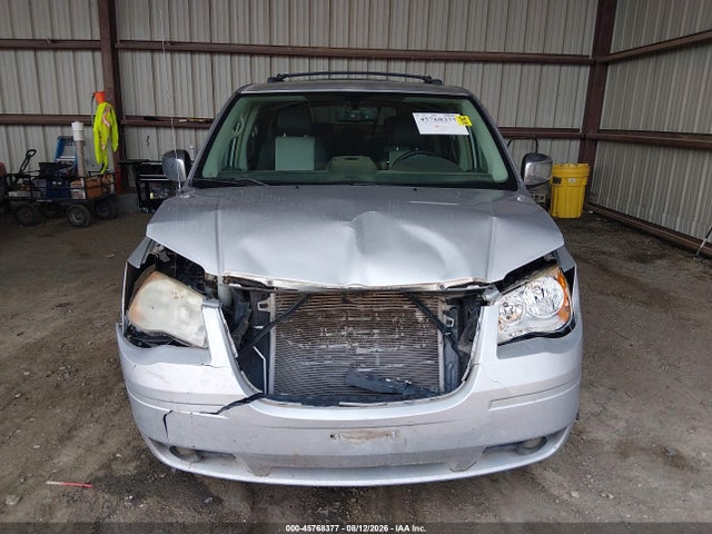 2010 Chrysler Town & Country Touring Plus მანქანა იყიდება აუქციონზე, vin: 2A4RR8D16AR494834, აუქციონის ნომერი: 45768377