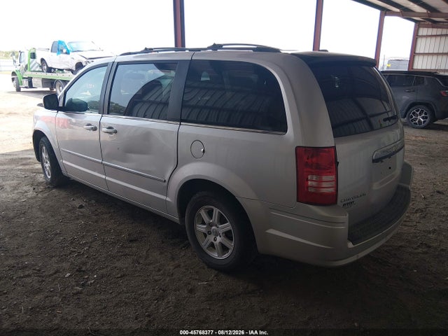 2010 Chrysler Town & Country Touring Plus მანქანა იყიდება აუქციონზე, vin: 2A4RR8D16AR494834, აუქციონის ნომერი: 45768377