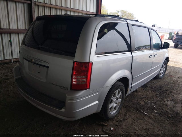 2010 Chrysler Town & Country Touring Plus მანქანა იყიდება აუქციონზე, vin: 2A4RR8D16AR494834, აუქციონის ნომერი: 45768377