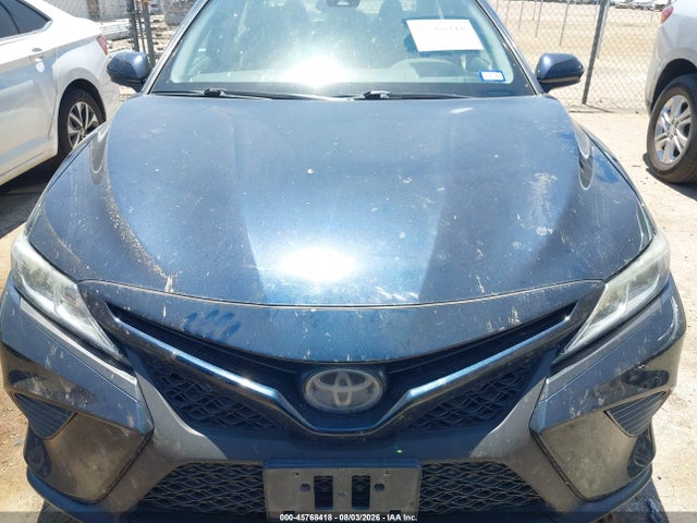 2018 Toyota Camry Se მანქანა იყიდება აუქციონზე, vin: 4T1B11HK7JU621923, აუქციონის ნომერი: 45768418