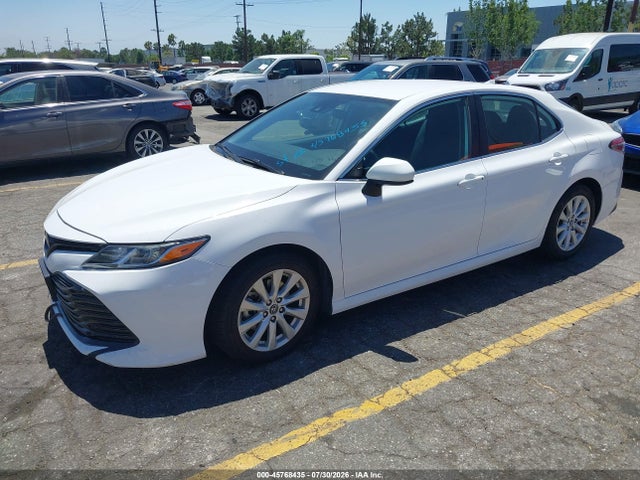 Toyota CAMRY LE 2019 4T1B11HK4KU824933 Image 2