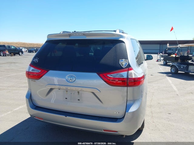 45768478 :رقم المزاد ، 5TDKZ3DC5HS881078 vin ، 2017 Toyota Sienna Le 8 Passenger مزاد بيع