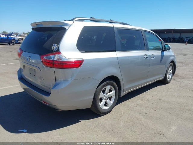 45768478 :رقم المزاد ، 5TDKZ3DC5HS881078 vin ، 2017 Toyota Sienna Le 8 Passenger مزاد بيع