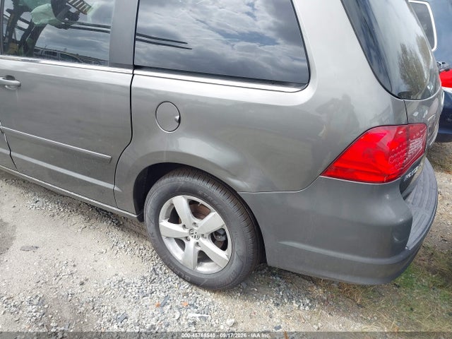 45768540 :رقم المزاد ، 2V4RW3D12AR263095 vin ، 2010 Volkswagen Routan Se مزاد بيع