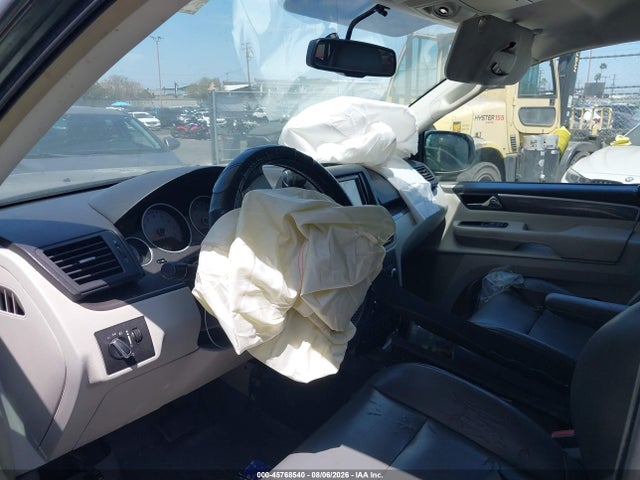 45768540 :رقم المزاد ، 2V4RW3D12AR263095 vin ، 2010 Volkswagen Routan Se مزاد بيع