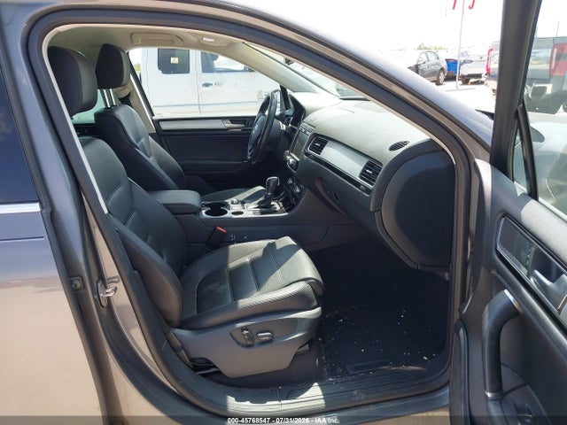 WVGEF9BP0GD012893 Volkswagen Touareg Sport W/technology