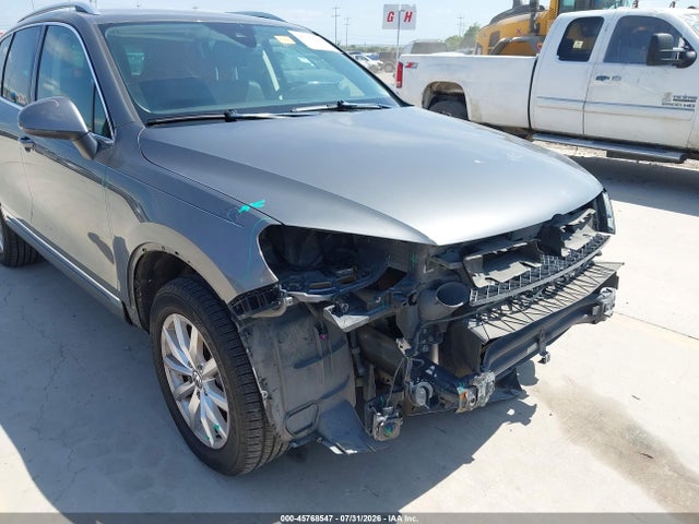 WVGEF9BP0GD012893 Volkswagen Touareg Sport W/technology