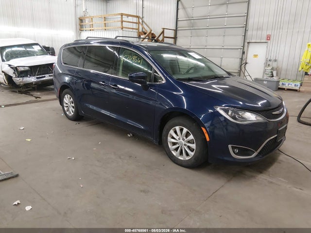 Продажа на аукционе авто 2019 Chrysler Pacifica Touring Plus, vin: 2C4RC1FGXKR598146, номер лота: 45768561
