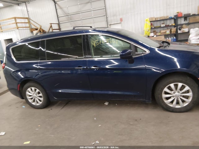 2019 Chrysler Pacifica Touring Plus მანქანა იყიდება აუქციონზე, vin: 2C4RC1FGXKR598146, აუქციონის ნომერი: 45768561